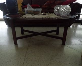 Adjustable size coffee table