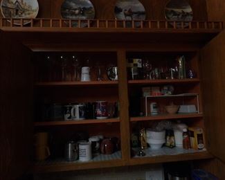 Assorted kitchen items