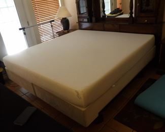 Temperpedic mattress (king)