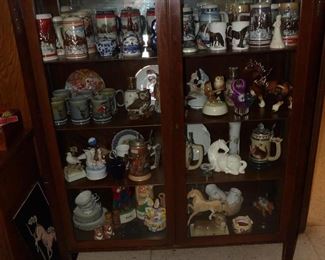 Locking curio cabinet