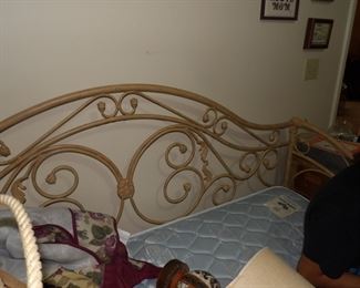 Iron Daybed with trundle