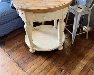Kitchen Island Vintage Round 
