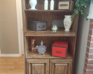 Nice wall cabinet 