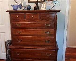 Mahogany bed, double dresser, chest on chest & side table