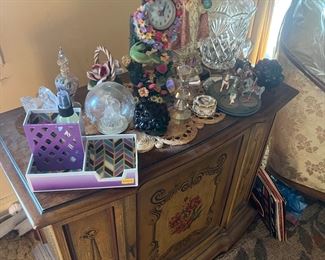 Crystal items, hand painted cabinet 