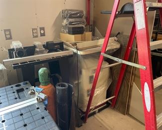 . . . router table and spindle sander