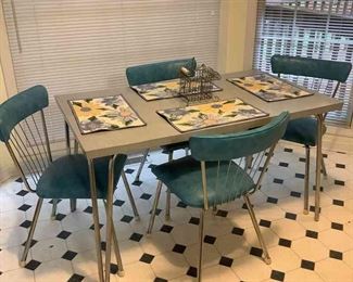 05 Retro Dining For Four