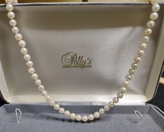 Pollys Pearl Necklace