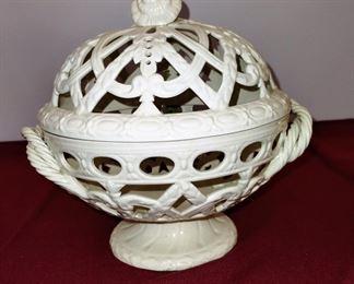 Vintage Wedgwood Cream Queens Ware Open Lattice Orange Bowl with Lid Jasperware - Amazing condition!!