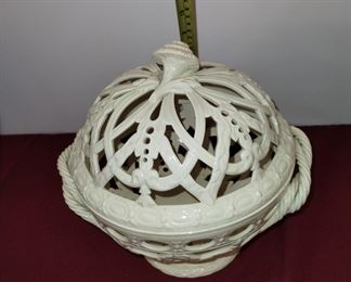 Vintage Wedgwood Cream Queens Ware Open Lattice Orange Bowl with Lid Jasperware - Amazing condition!!