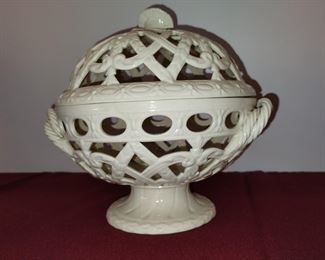 Vintage Wedgwood Cream Queens Ware Open Lattice Orange Bowl with Lid Jasperware - Amazing condition!!