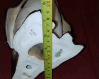 Royal Doulton Peruvian Penguin / width 8″, depth 10″, height 12″. Beautiful condition. Circa 1960s