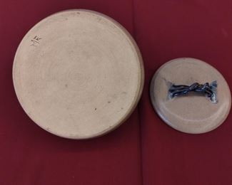 Vintage signed glazed pottery/soup tureen/serving dish with lid. In amazing condition!