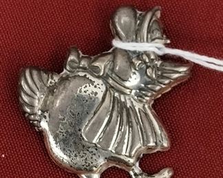 Vintage "mother hen" brooch