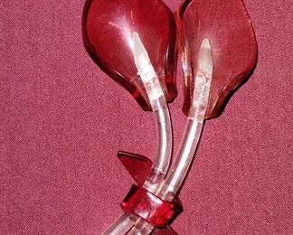 Gorgeous mid-century modern lucite pin/brooch. Almost 3 in Long.