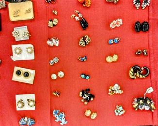 Assorted, some signed. Top quality, beautiful vintage costume jewelry