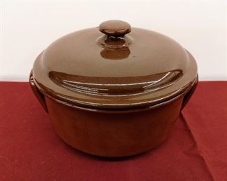 Vintage signed glazed pottery/soup tureen/serving dish with lid. In amazing condition!
