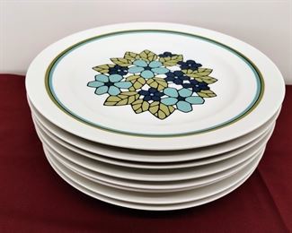 Franciscan WhiteStone Cantata, serving for 8. Beautiful condition. Mid-century modern- made in Japan 