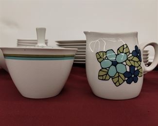 Franciscan WhiteStone Cantata, serving for 8. Beautiful condition. Mid-century modern- made in Japan 