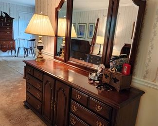 Dresser with Tri-Fold Mirror