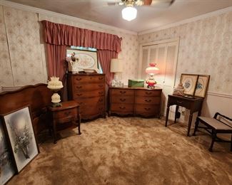 Vintage Bassett Bedroom Set