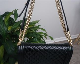 Chanel patent medium leboy