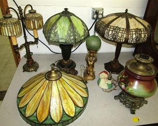 Arts & Crafts Large B&H Bradley & Hubbard Slag Glass Lamp