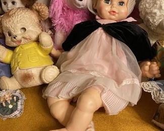 Selection of Collectable Dolls. 