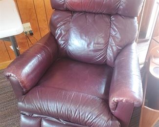 Leather recliner (does show some signs of weat)