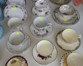 Tea cups & saucers