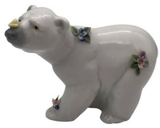 Lot 002 5 Bid(s)
Lladro #6354 "Attentive Polar Bear with Flowers" Figurine