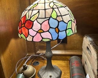 Tiffany style table lamp