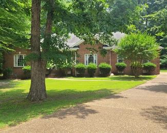 lovely Ford's Colony home