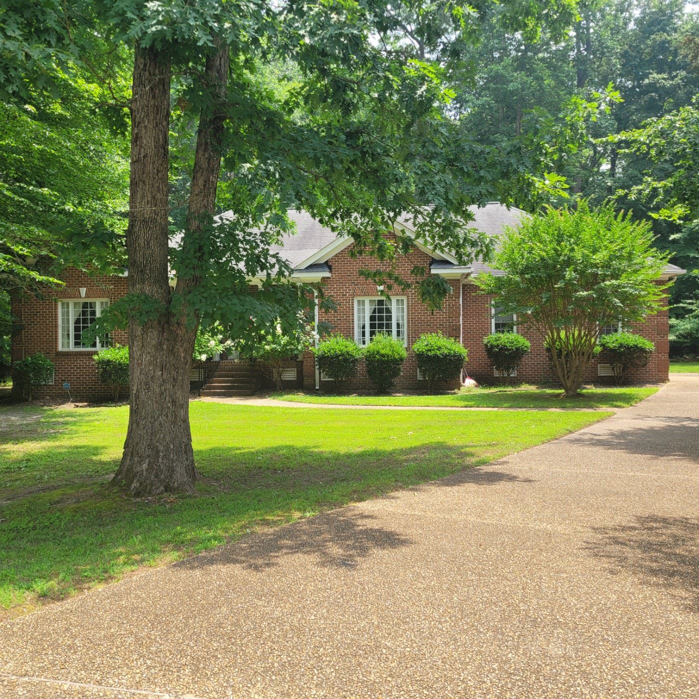 lovely Ford's Colony home