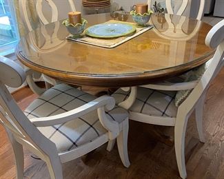 Ethan Allen French Provencial dining table and 4 upholstered chairs