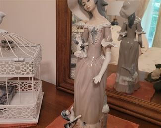 Casades porcelain figurine, Made in Spain