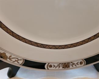 F and F, "Fleur Orientale Black" detail