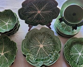 Bordallo Pinheiro, Made in Portugal,  Green Cabbage Leaf set, 19 pieces