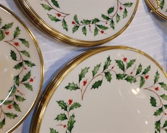 Lenox Dimensions Collection 'Holiday' 43 Assorted pieces