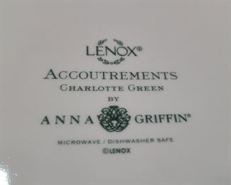 Lenox 'Accoutrements' 20 pieces