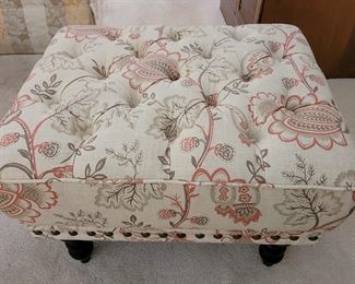 Pier One ottoman