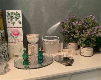 Fancy Bathroom Decor Vanity Items, Soap Dishes, Tissue Boxes 