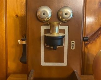 Radio shaped like an old telephone