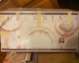 Pfaltzgraff Tea Rose Collection