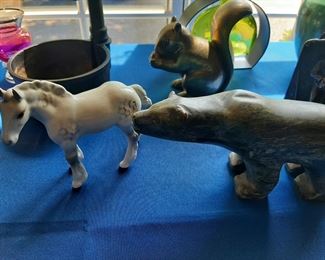 Antique horse, Stone bear