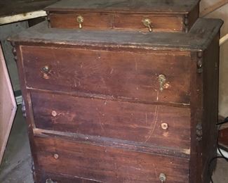 Slim’s childhood Dresser