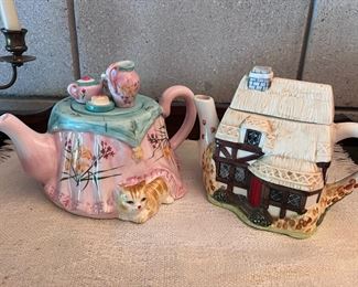 Ceramic teapots
