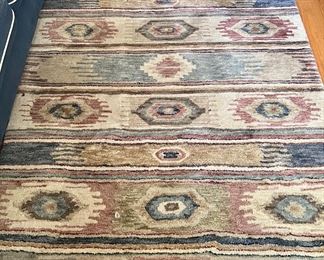 Southwestern motif area rug (approx. 5x8)