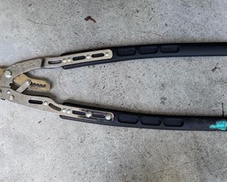 Long handled clippers