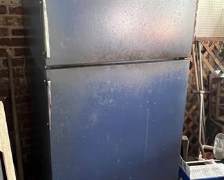 Vintage Amana refrigerator/freezer